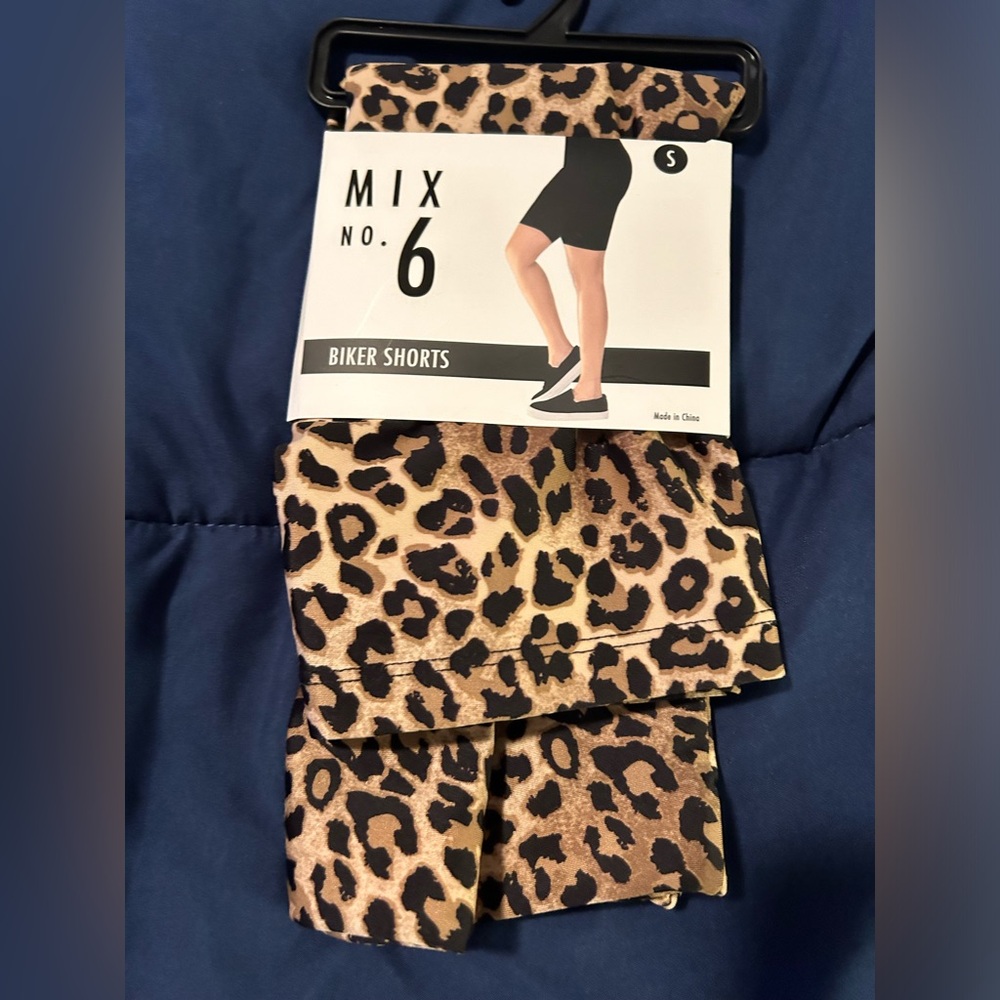 MIX NO. 6 • Leopard Biker Shorts • Small •